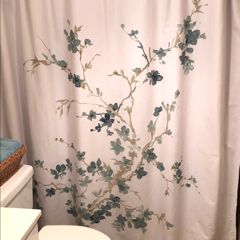 TAHARI WHITE SHOWER CURTAIN W FLORAL DESIGN • TEAL/TAN